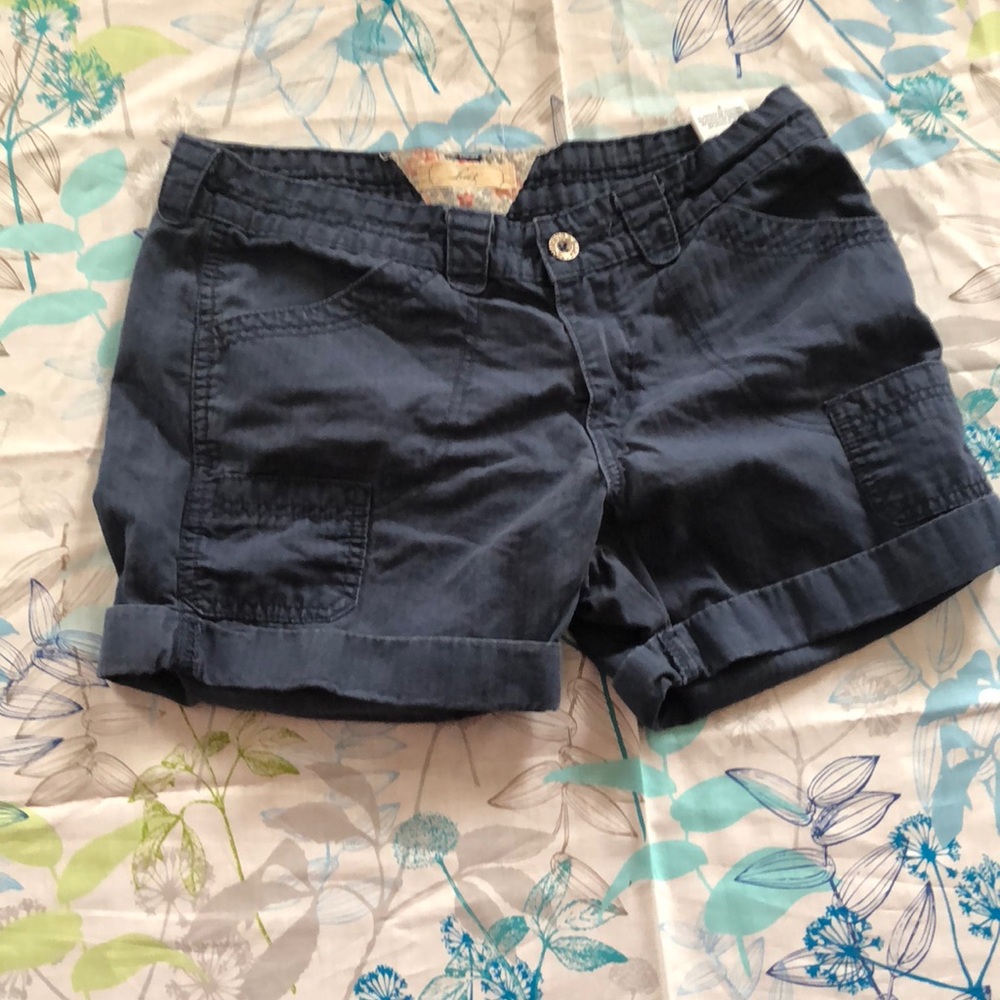 ✨Levi’s Shorts✨Size 8✨